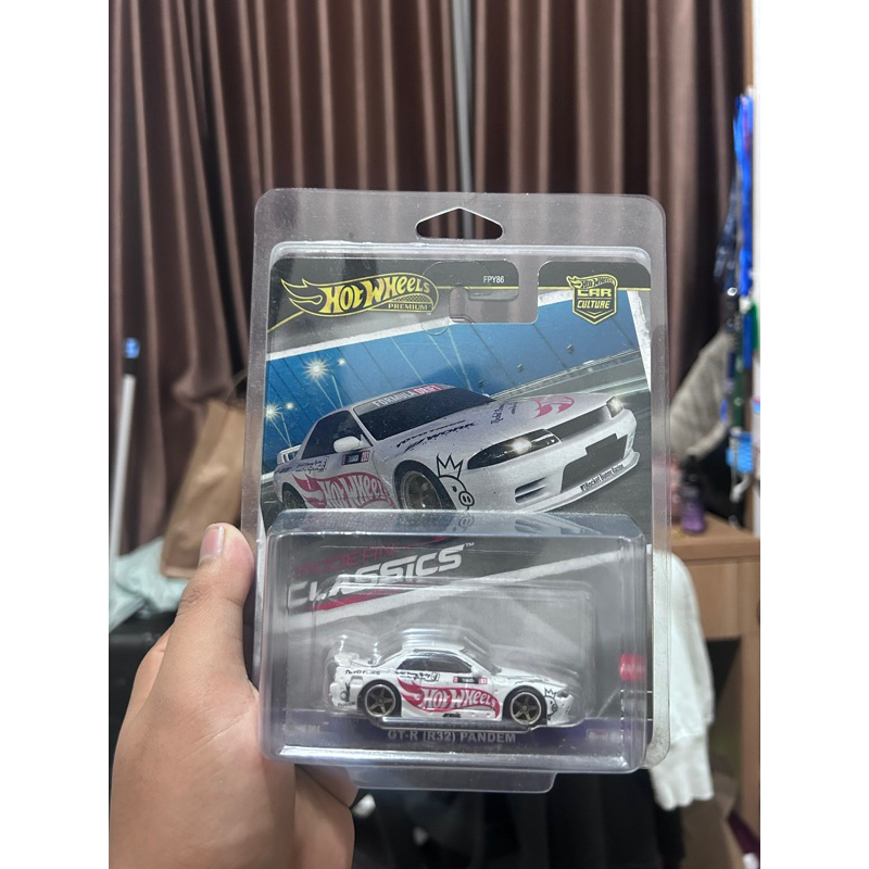 Hotwheel's Premium R32 Pandem