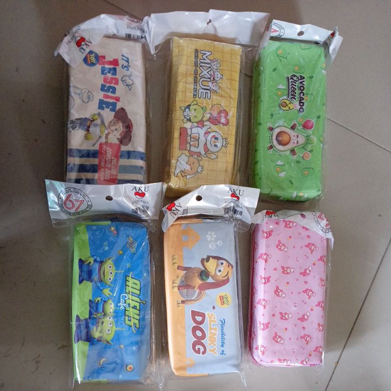 

Tempat pensil Resleting karakter