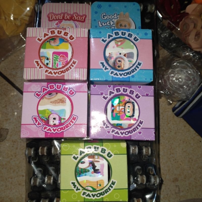 

5pcs \ stiker rolling box \ stiker labubu \ stiker karakter \ stiker lucu \ stiker tempel