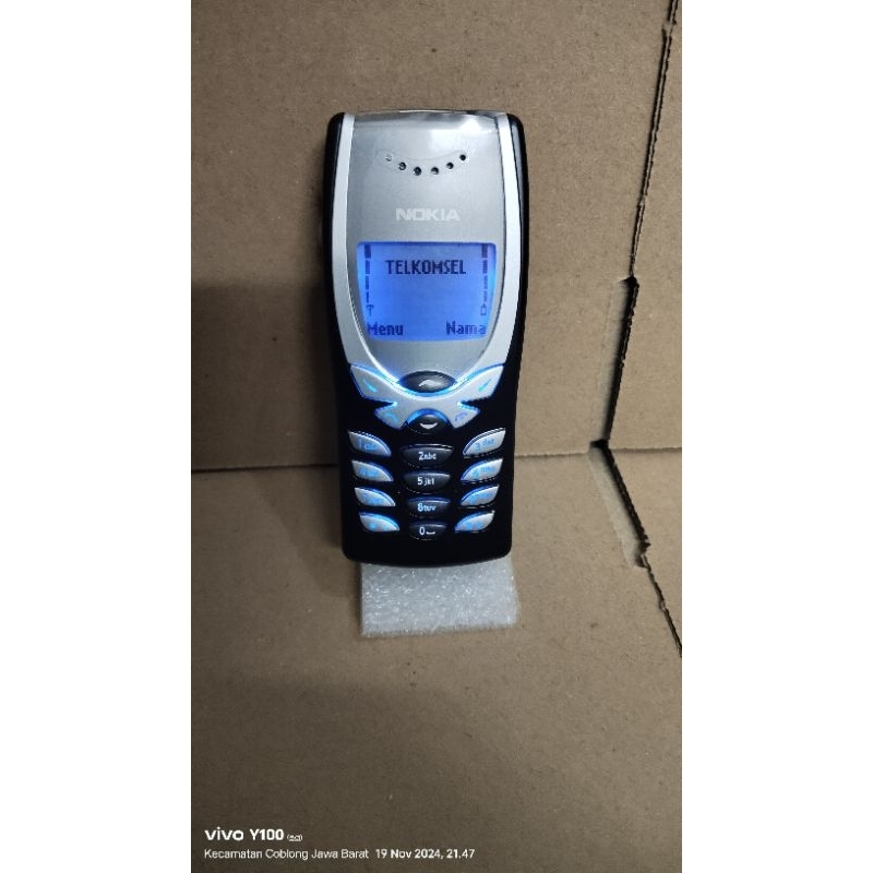 nokia 8250 hp jadul masih segel original NOKIA