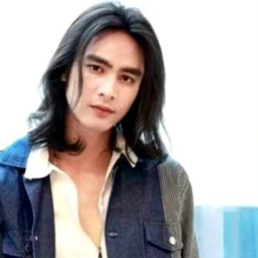 Wig gondrong wig curly pria tanpa poni