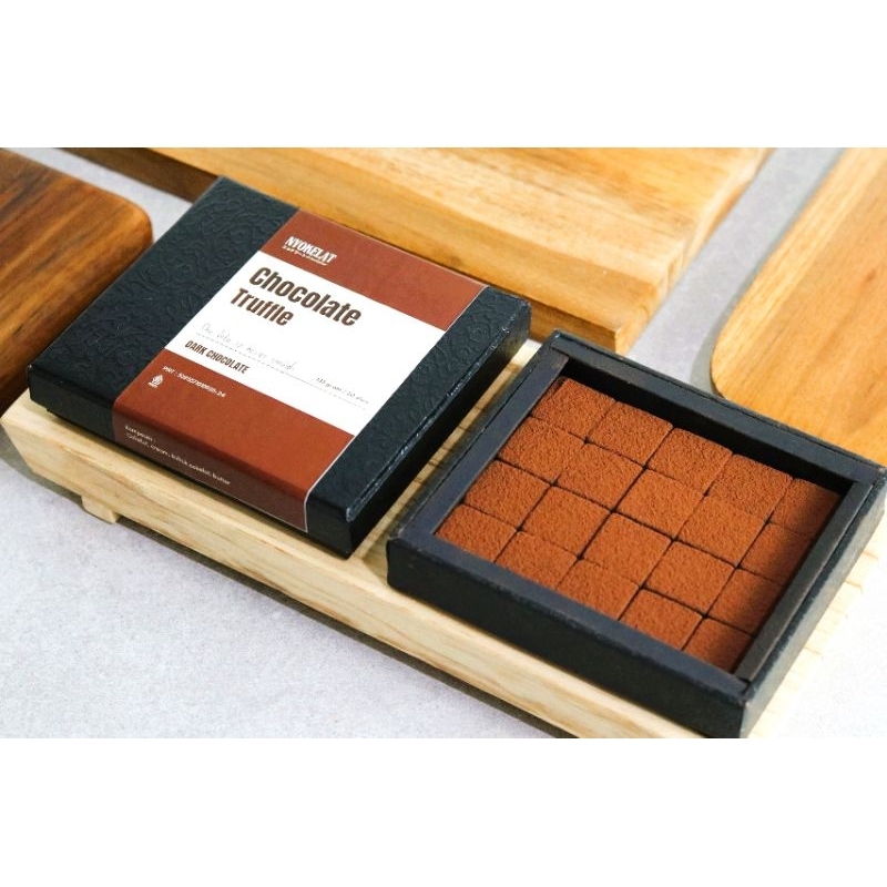 

Nyokelat Cokelat Truffle Varian Dark Chocolate