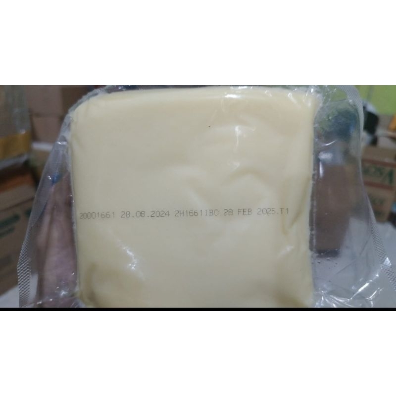 

Keju Mozarella 250 gram. Tanpa label. Expire 28 Februari 2025. Mulur