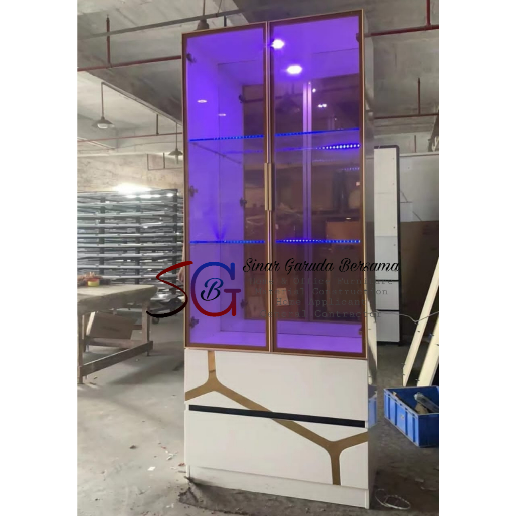 LEMARI PAJANGAN LAMPU IMPOR CHINA / LEMARI HIAS KACA WARNA PUTIH GOLD / LEMARI SUDUT RUANGAN MEWAH I