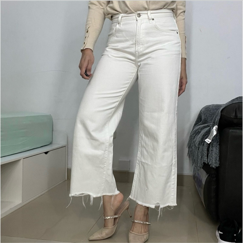 Uniqlo Wide Straight High Rise Jeans / High Waist Culotte Ankle Denim - 25 / White