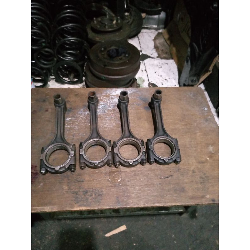 Stang seher piston mobil Mitsubishi COLT T120SS original copotan