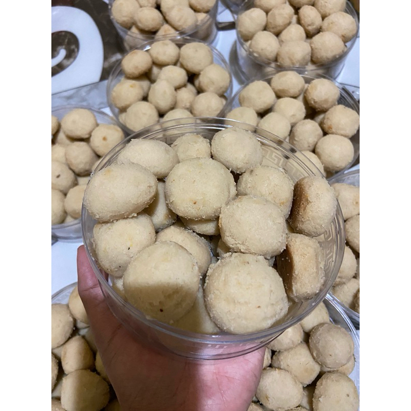 

Bimoli kacang/kue bimoli