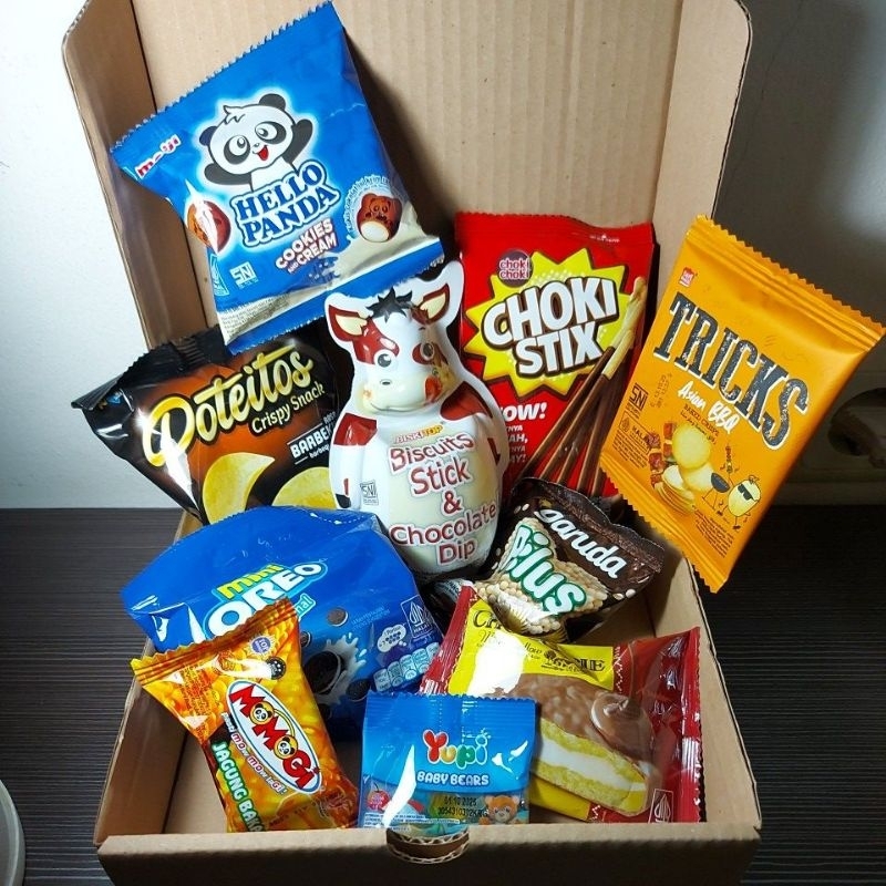 

JAJAN CAMPUR/BANYAK MACAM/MURAH/HAMPERS ULANG TAHUN/WISUDA