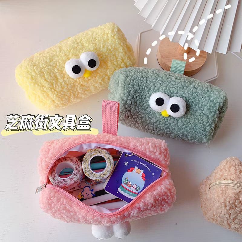 

TEMPAT PENSIL MATA ELMO LUCU BULU KRIWUL PENCIL CASE BIG EYES