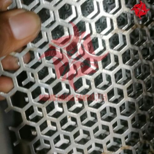 50x70 Cm Ram gril / Plat besi Lubang Motif Segienam lubang 10 mm tebal 0,8 mm / Plat besi Lubang