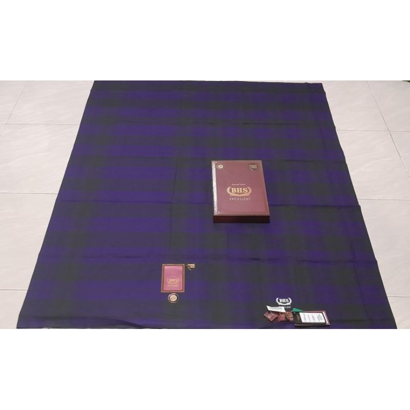 SARUNG BHS JADUL OLIVE TUA KOTAK SEDANG