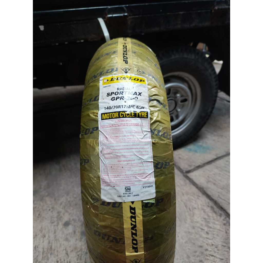 Ban Belakang Supermoto Ring 17 Ban Dunlop 140/70 Tubeless Murah Seri Sportmax GPR 300