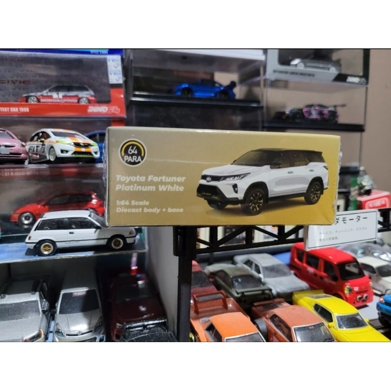 PARA 64 TOYOTA FORTUNER DIECAST WHITE