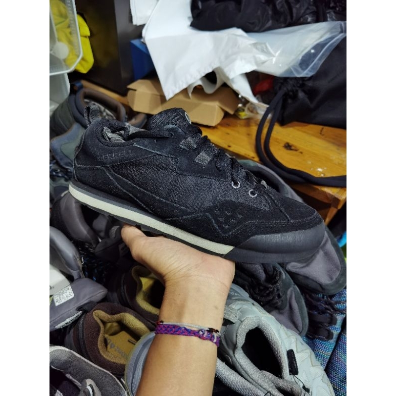 Sepatu Outdoor Hiking Gunung Trail Run Merrell Burnt Rock Tura Men 12 Jet Black Size 43 Fit 42