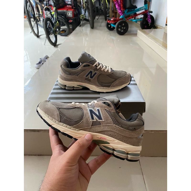 New Bolance 2002R Warm Alpaca Grey Light sz41,5