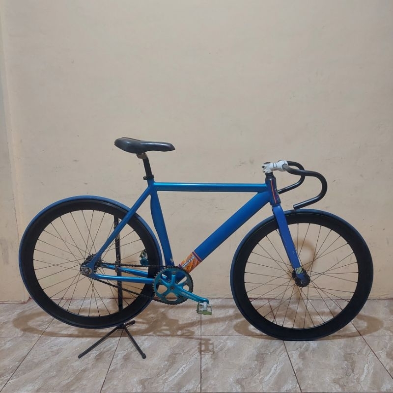 Sepeda fixie united soloist 79/77