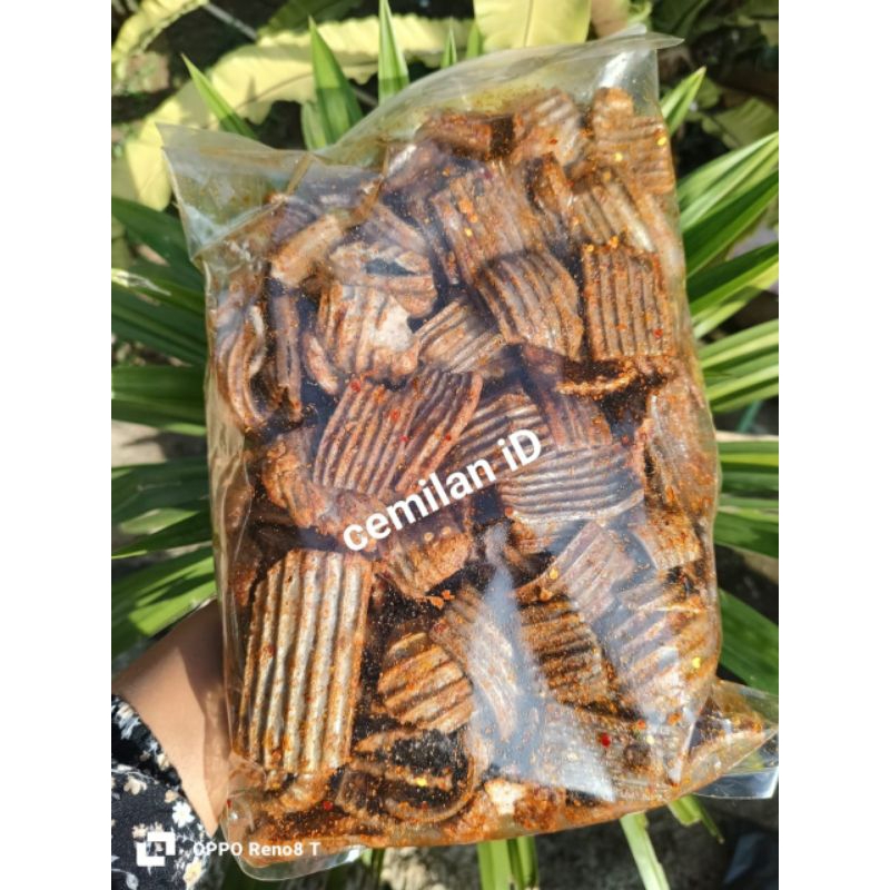 

seblak krupuk jengkol pedas daun jeruk