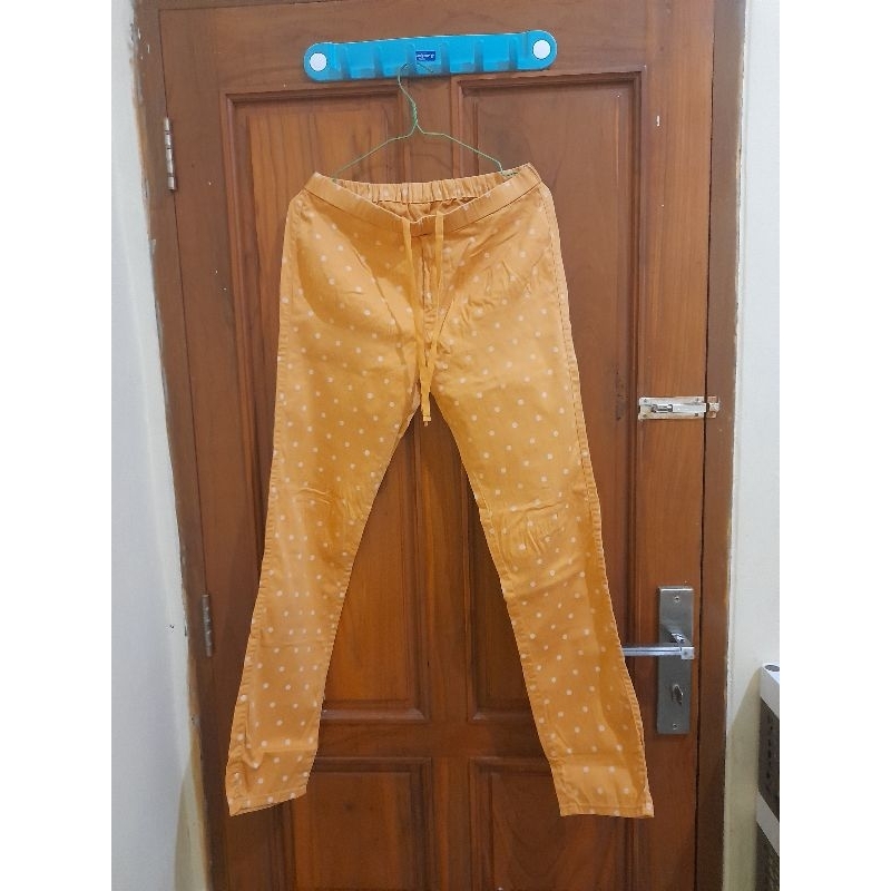 Celana wanita uniqlo preloved