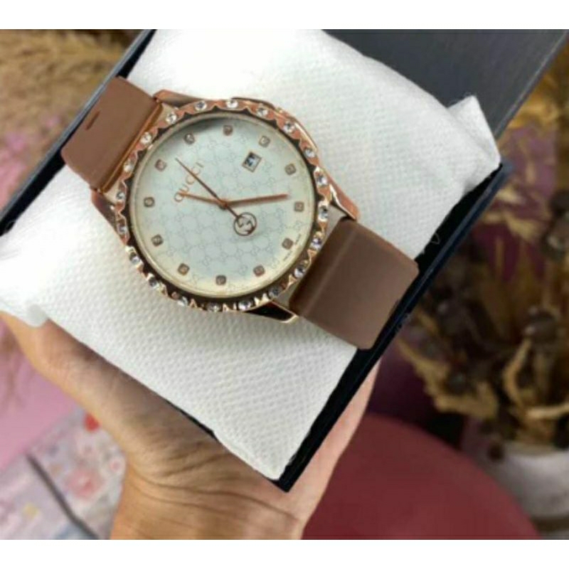 jam tangan wanita Gucci