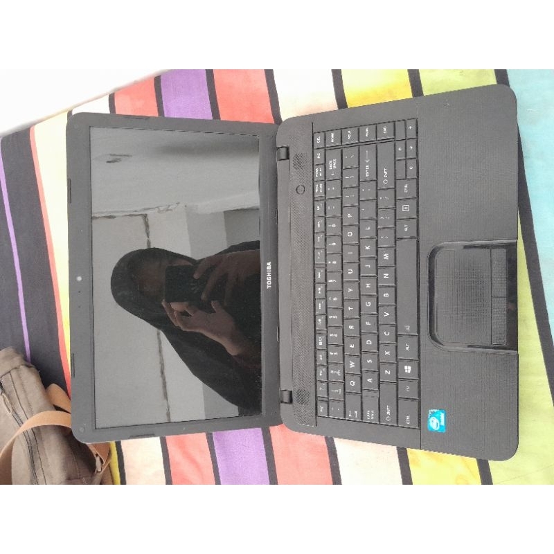 Laptop Toshiba Satellite C800