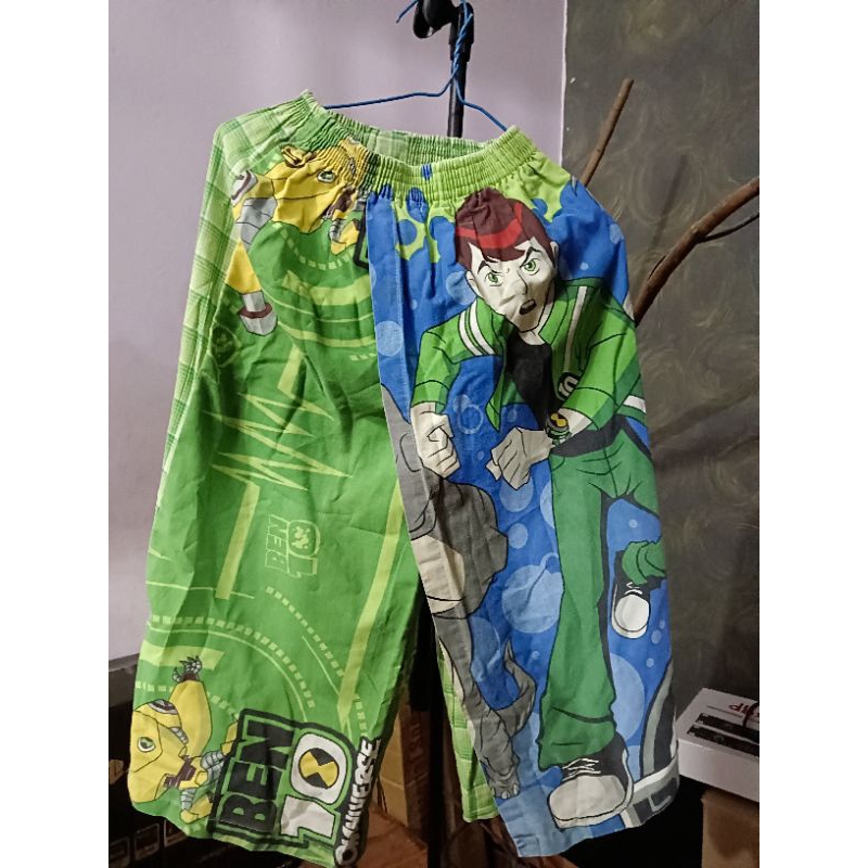 celana sarung anak laki laki tanggung bekas preloved pl minus berbulu dikit noda dikit