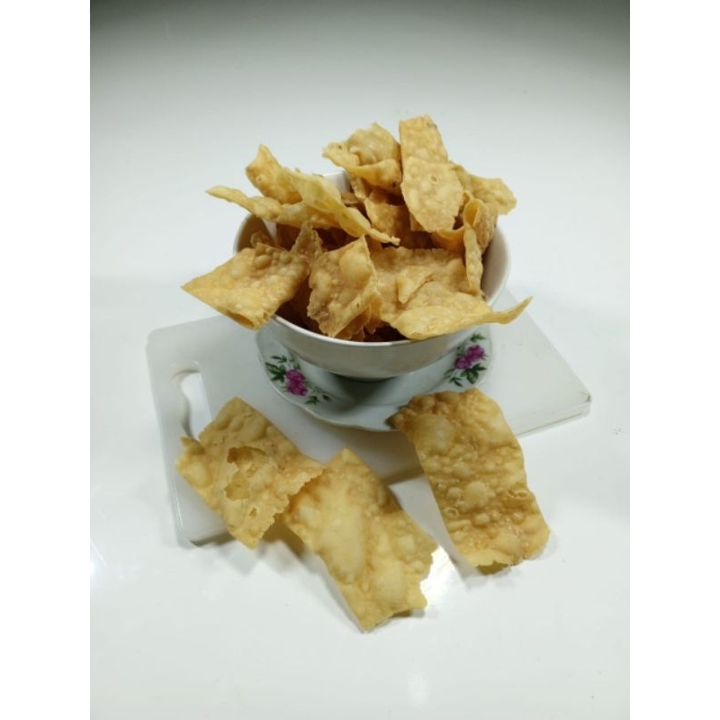 

pangsit gurih renyah kriuk enak 100gram