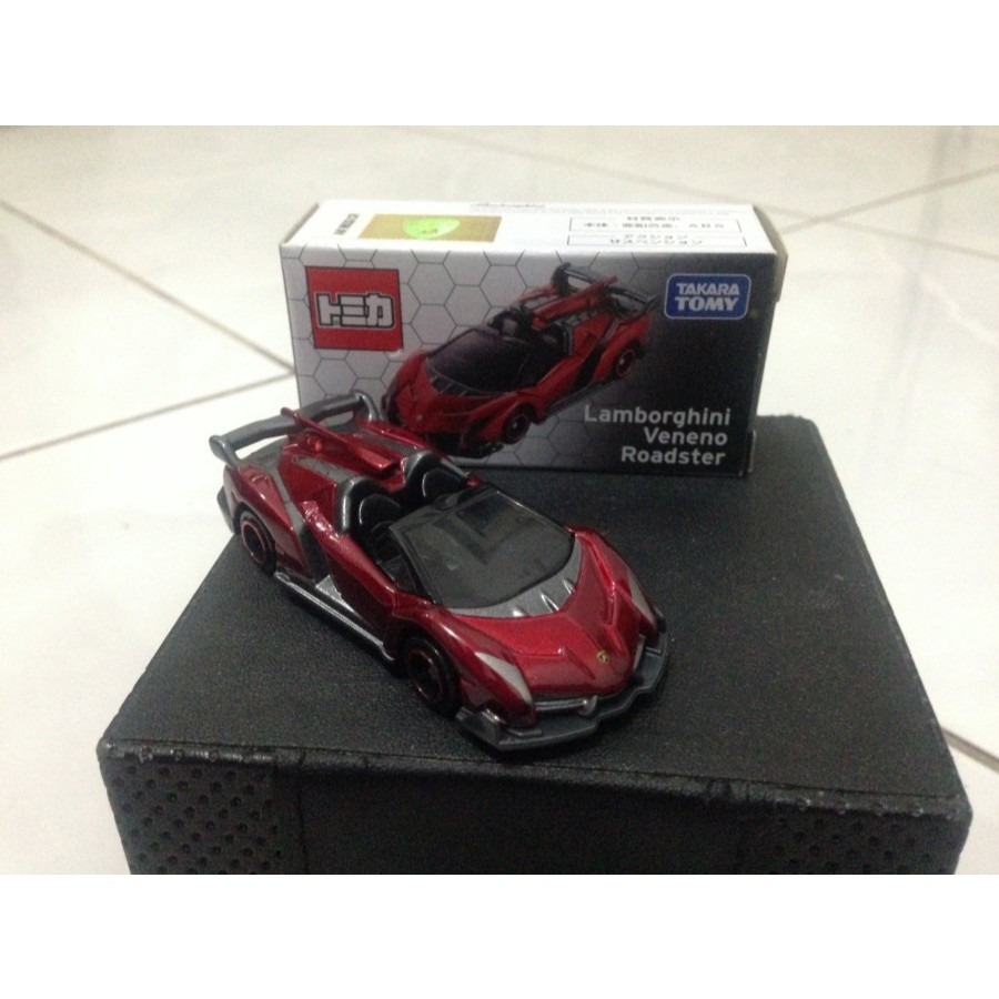 Tomica Lamborghini Veneno Roadster