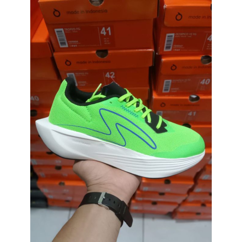 SEPATU RUNNING SPECS ORIGINAL CLOUDBLAZER
