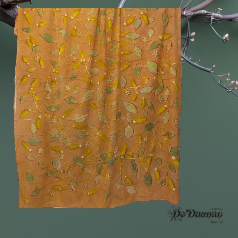 kain linen halus ecoprint batik warna alam motif cetak daun asli original