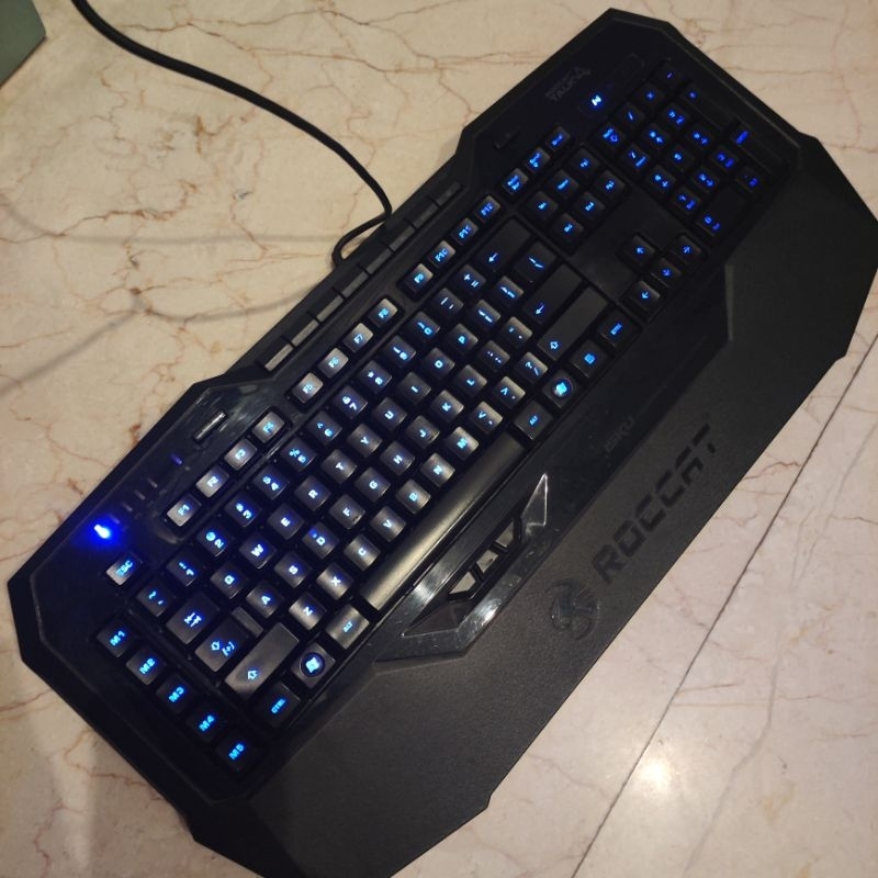 Keyboard RGB ROCCAT ISKU second / rusak cek deskripsi