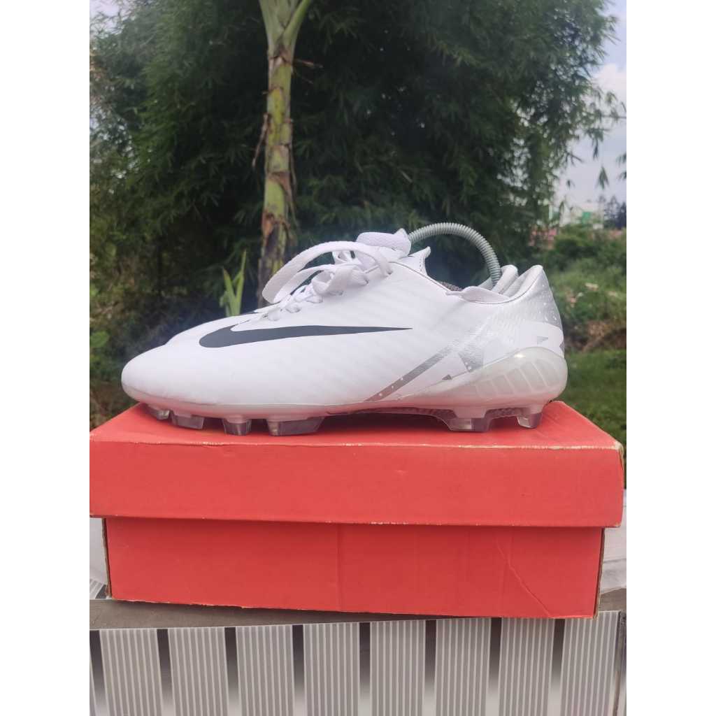 Sepatu Nike Air Zoom Vapor 16 size 43
