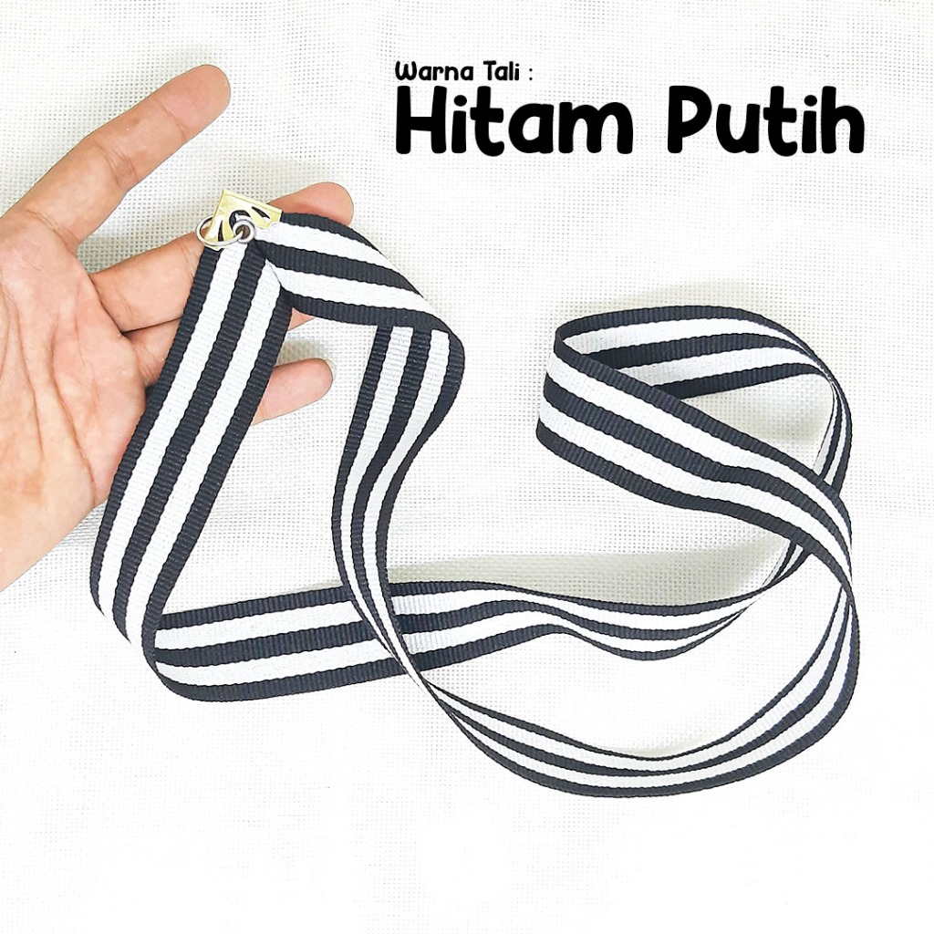 

TALI MEDALI WARNA HITAM PUTIH - SUDAH TERPASANG MATA AYAM