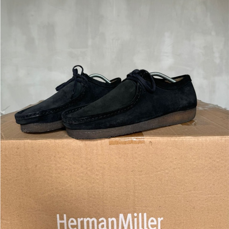 clarks wallabee black suede size 46