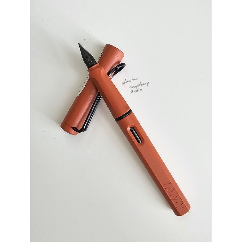 

[PRELOVED] LAMY Safari Fountain Pen - Terra Red