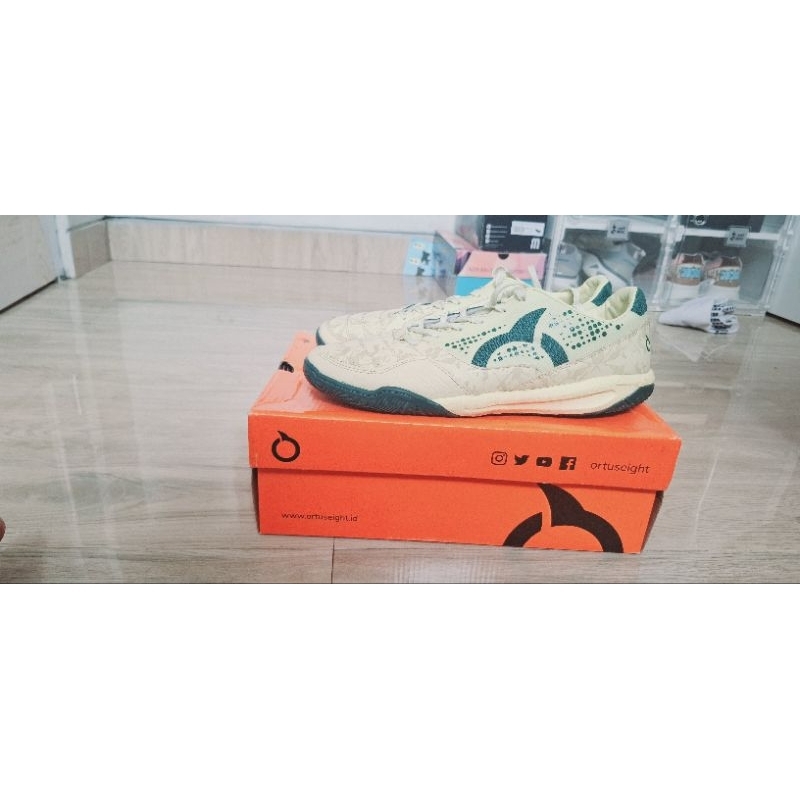 sepatu futsal ortuseight preloved