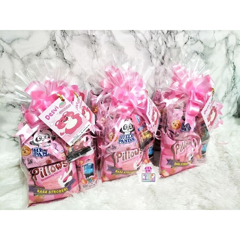

Paket Mini Snack Serba Pink || Pinky Snack Ultah Mini Banget || Snack Kecil || parcel mini sekali || Bingkisan Mini serba warna pink