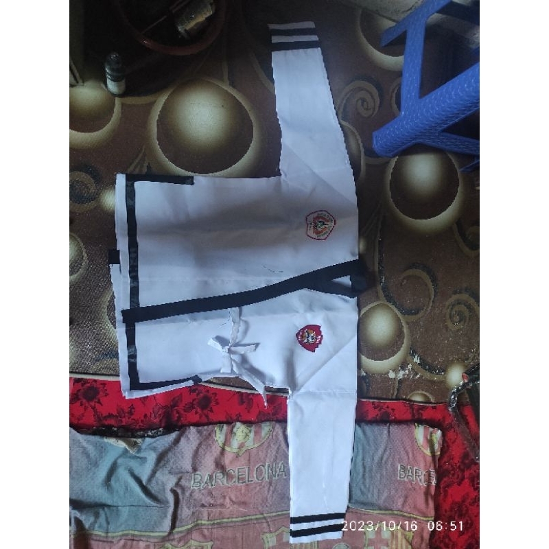 Seragam khusus siswa Ikspi kera sakti