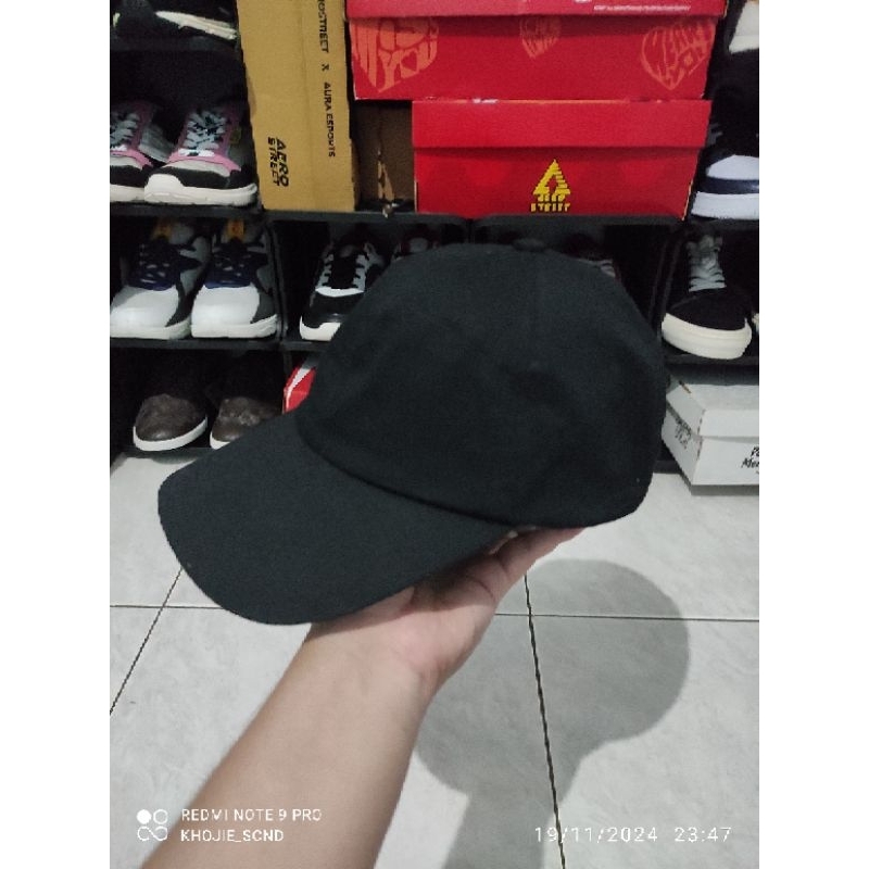 Preloved Topi Uniqlo Black Second Original