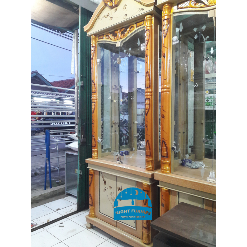 Bufet Pajangan Crystal Kristal Wush / Pajangan Kaca Ruang Tamu / Lemari Kristal 2 Pintu Minimalis