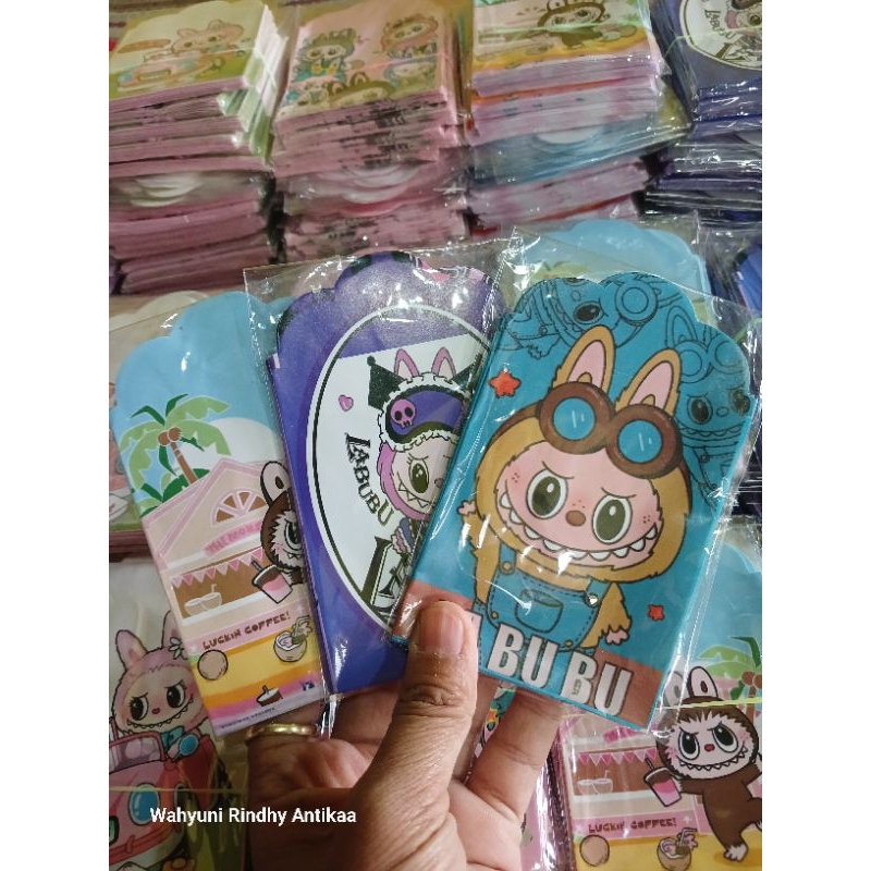 

[1Pak ISI 10] AMPLOP MEDIUM LABUBU DAN SANRIO KUROMI GLOSSY