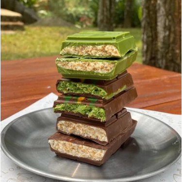 

Chocolate Kunafa Pistachio /Tiramisu /Cheese /Matcha