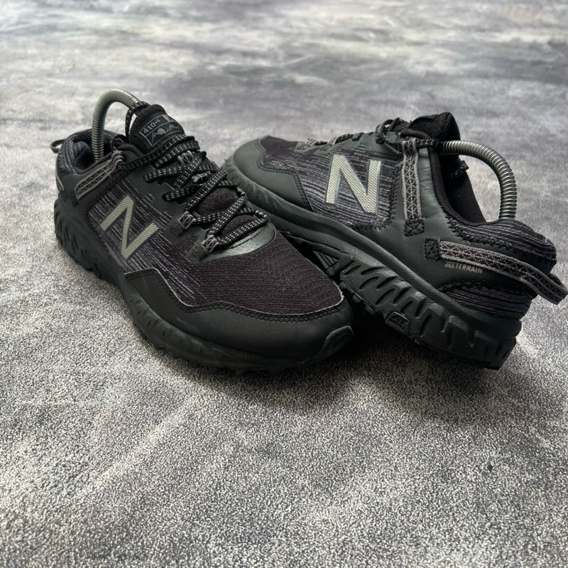 sepatu NB 410 V6 size 42 / 26.5 cm