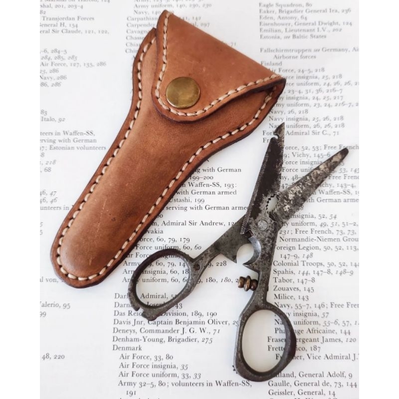 

Antique Scissors UNIVERSAL Germany Kit Tools 1900s. Koleksi Gunting Antik