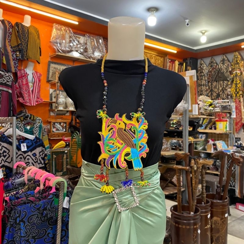 Kalung Manik Dayak Kombinasi Batu Dayak dan motif bordir//Kalung Dayak