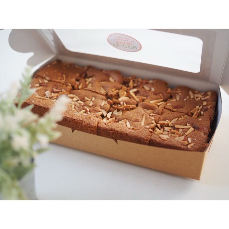 

Brownies Panggang Netto 450gram Enak Lembut ukuran 24x11cm