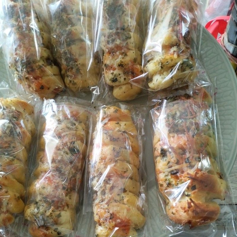 

BAKERY "BERLIAN" Terbaru rasa Premium Setiap Hari Roti Baru Trus
