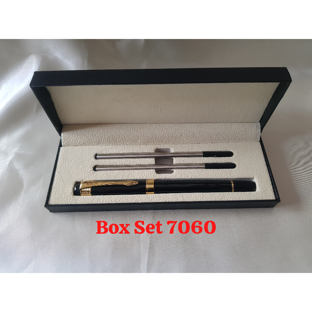 

Box Set Exclusive 7060 I Bollpoint Metal Bisa Custom Nama dan Logo Perusahaan I Cocok Untuk Gift dan Souvenir Kantor