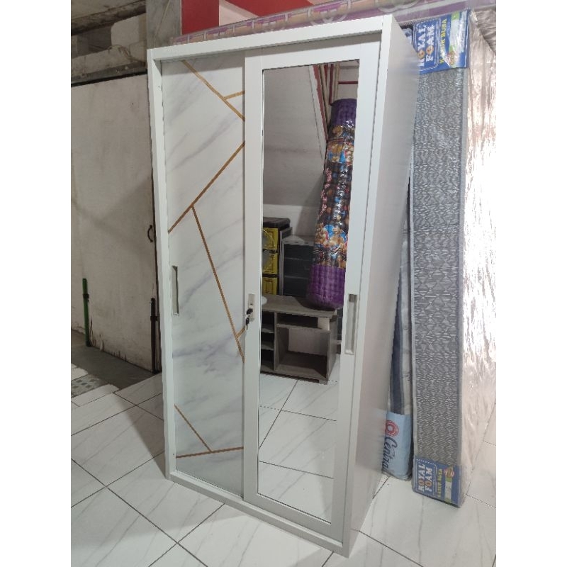 LEMARI PAKAIAN BESI SLIDING PINTU KACA - GANTUNG ATAS -- TOKO SEMARANG