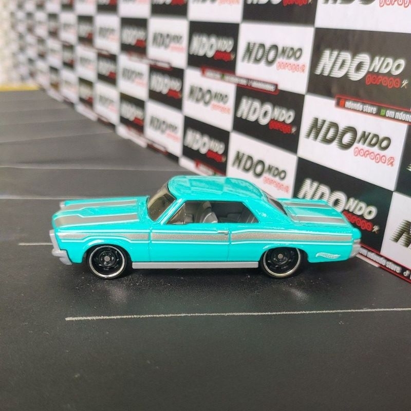 Hot Wheels '65 Pontiac GTO Turquoise New Loose Giftpack 2020 Multipack