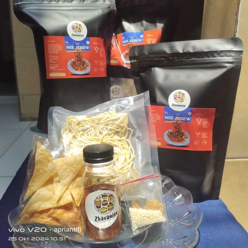 

Zhavaniss Mie Jebew Instan